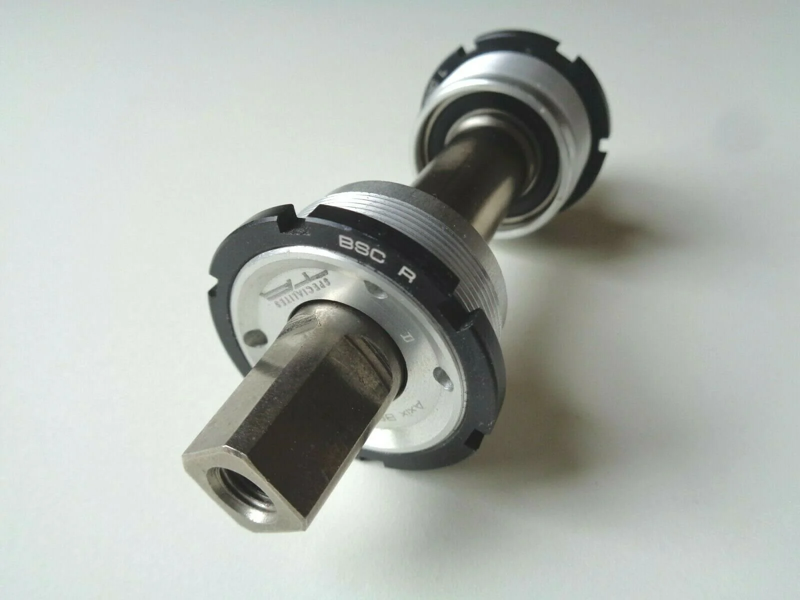 Bottom bracket axle 